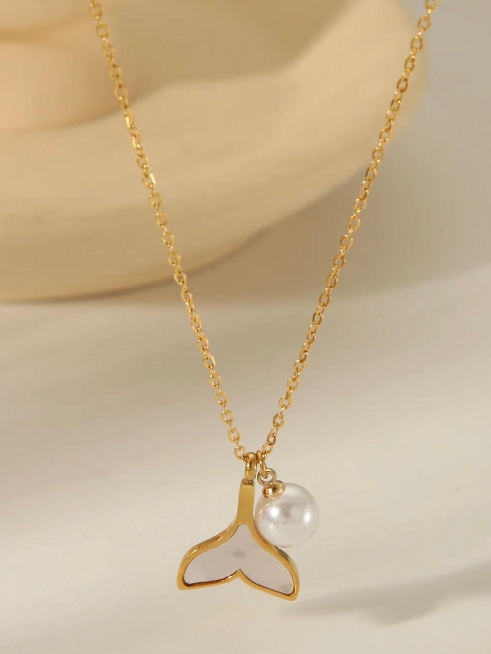 18K stainless steel Gold Mermaid Tail Pendant Necklace with White Pearl Charm